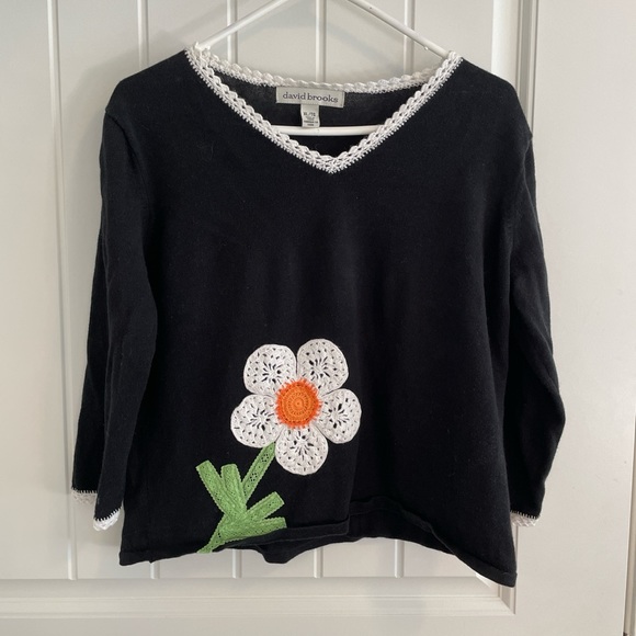 David Brooks Women’s Sweater with Flower - Picture 1 of 7